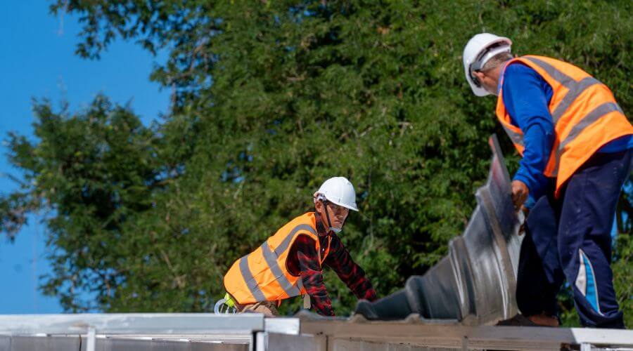 Professional gutter cleaning in Clarkston, MI